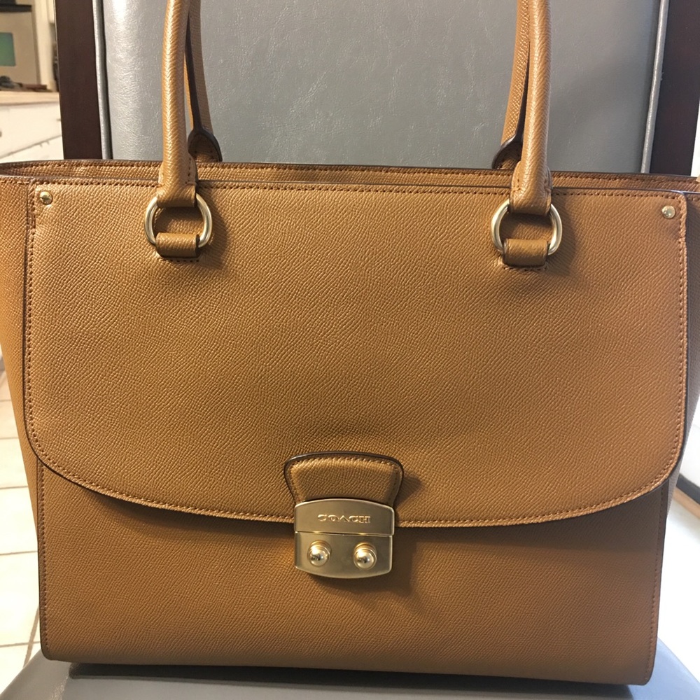 Like new Coach bag